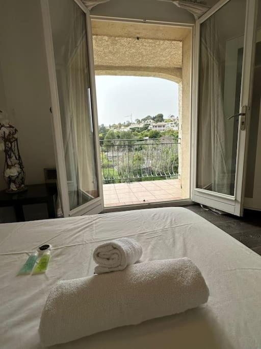Villa Constance 3 Antibes - Spacieux Logement En Dernier Etage Kültér fotó